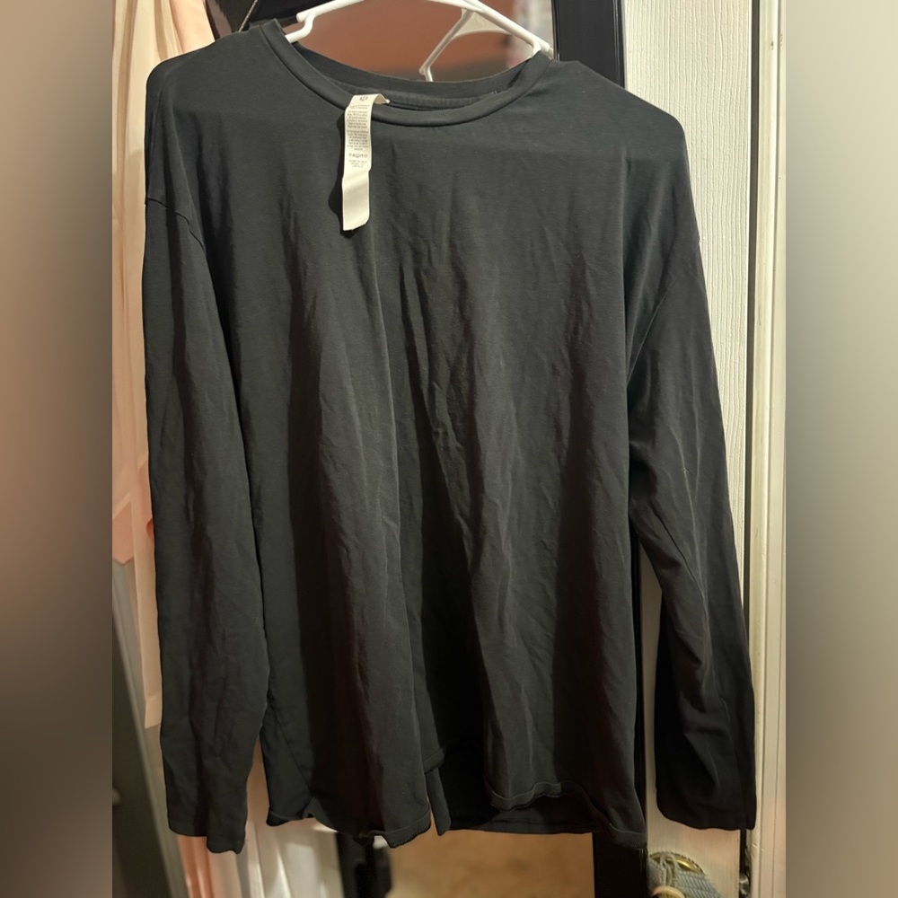 lululemon athletica black long sleeve with open back